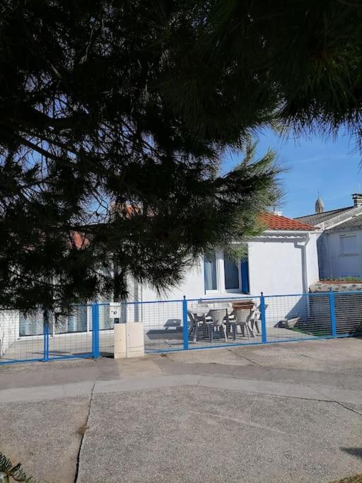 Maison De Pecheur Cour Privee En Centre Ville Saint Gilles Croix de vie Bagian luar foto